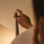 Clévara Lampada da Tavolo | Design Scandinavo Minimalista, LED Senza Fili