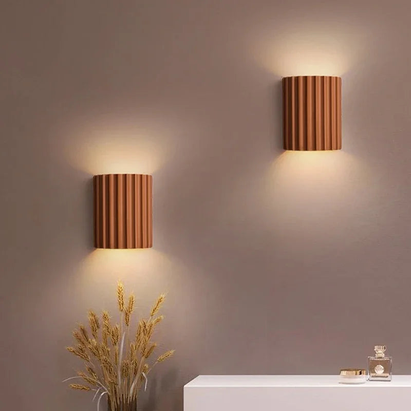 Liora Lampe murale | Résine nordique moderne
