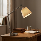 Luma Tischlampe | Gelenkarm, Stoffschirm, vielseitiges Design