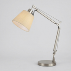 Luma Tischlampe | Gelenkarm, Stoffschirm, vielseitiges Design