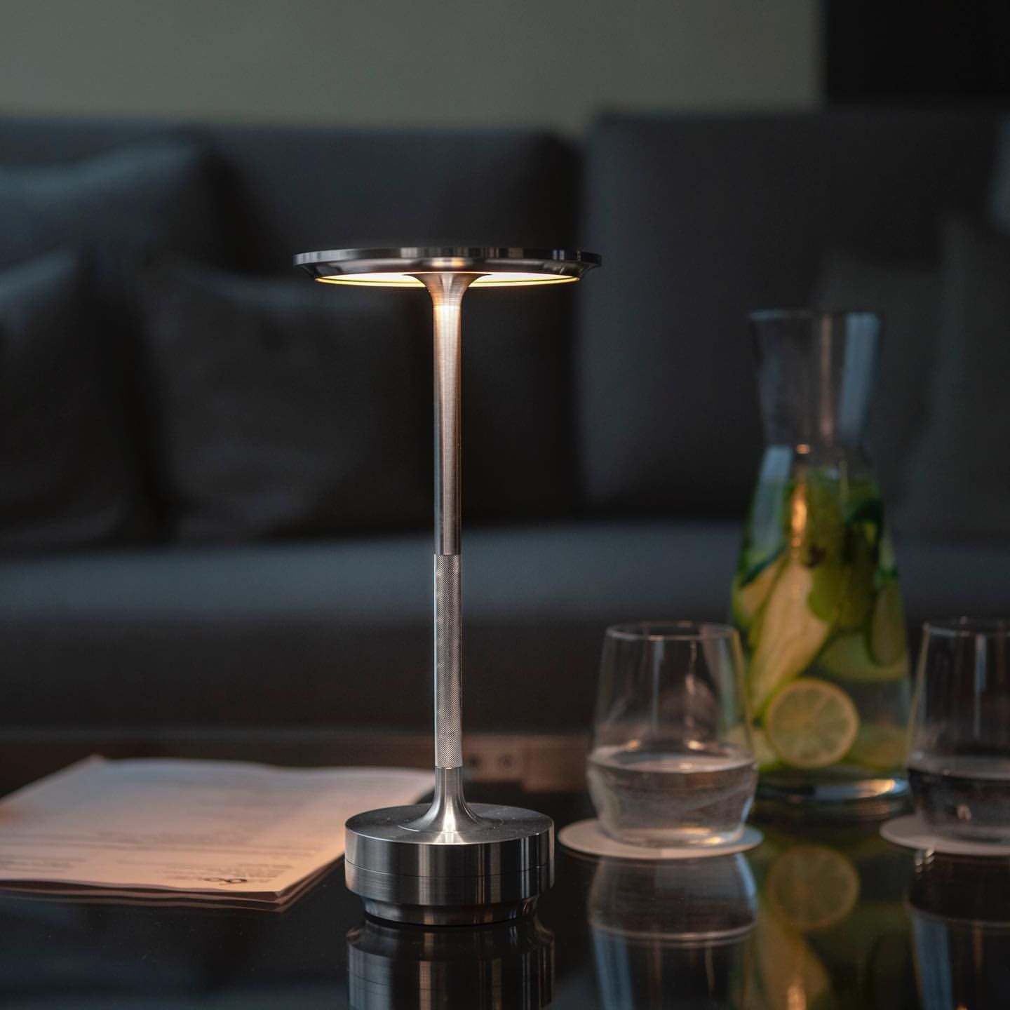 LumiGlow Lampada da Tavolo | Senza Filo, LED Dimmerabile a 3 Colori, Design Elegante