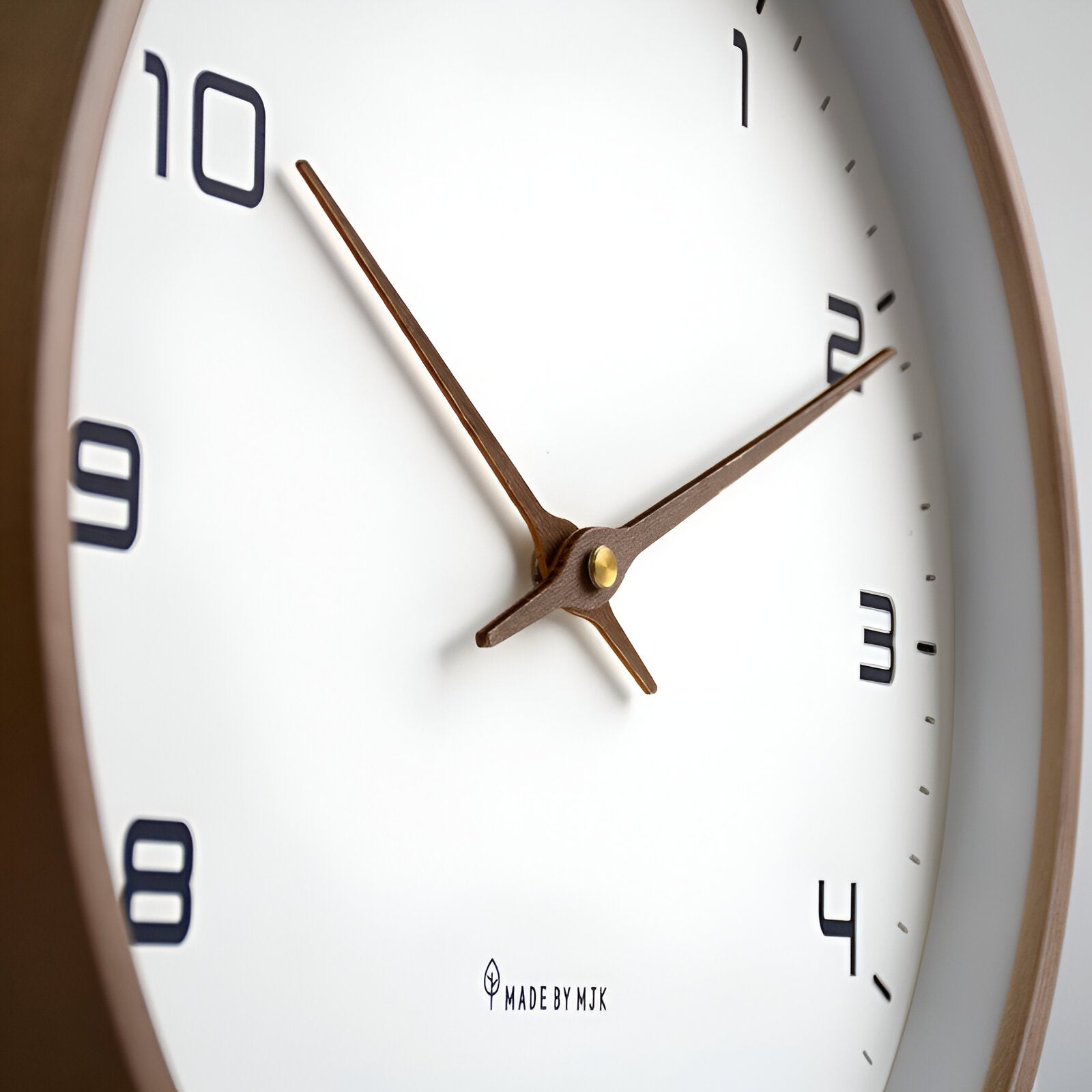 NordiWall Wanduhr | Minimalistisches Design, Holzrahmen, 30 cm