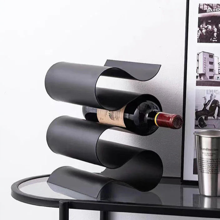 Soreli Porte-bouteilles sculptural | Métal ondulé pour table et plan de travail