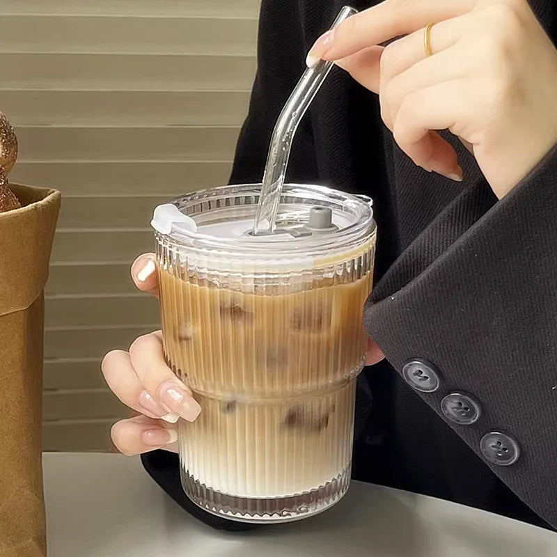 Bicchiere da Viaggio Scanalato in Vetro Borosilicato con Cannuccia