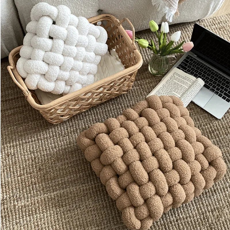 Cuscino Decorativo Annodato in Peluche Morbido - Design Scandinavo