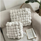 Cuscino Decorativo Annodato in Peluche Morbido - Design Scandinavo
