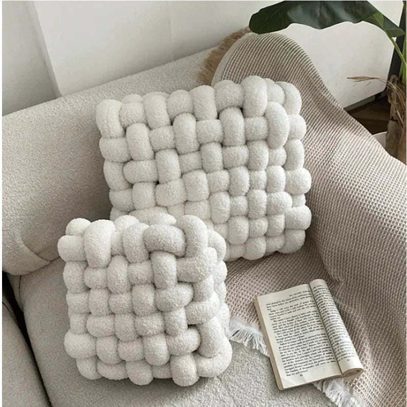 Cuscino Decorativo Annodato in Peluche Morbido - Design Scandinavo